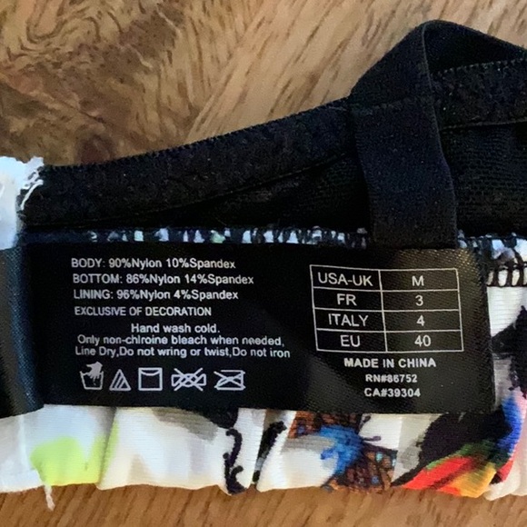 Christian Lacroix Size Medium black lace bra. Worn once! - Picture 7 of 7